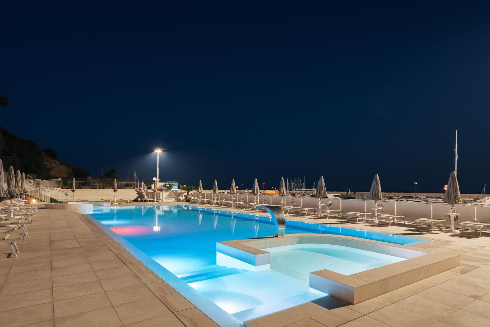 Hotel Scogliera 누마나 외부 사진
